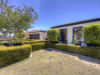 41 Cedar Way, Forrestfield WA 6058