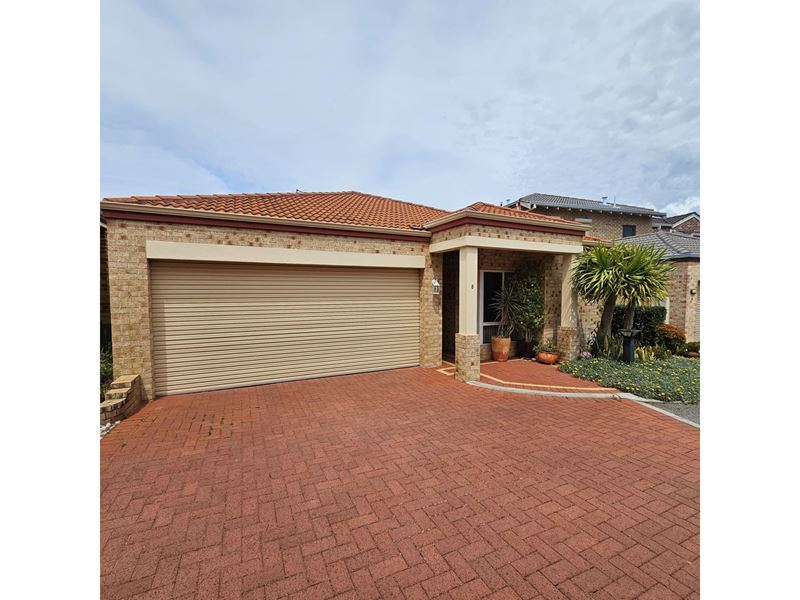 8/19 St Marks Drive, Hillarys WA 6025