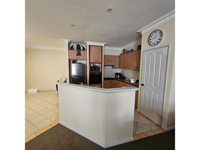 8/19 St Marks Drive, Hillarys WA 6025