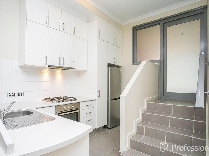 7/31 Malata Crescent, Success WA 6164