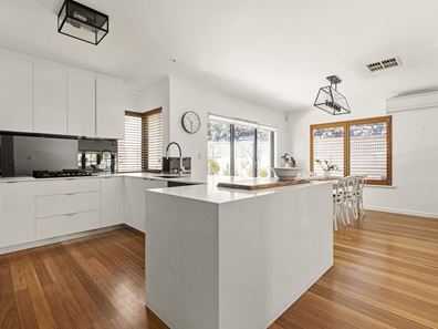 4 Lakeway Street, Claremont WA 6010