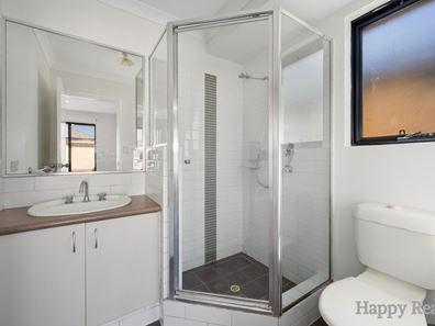 16/11 Hazlett Way, Canning Vale WA 6155