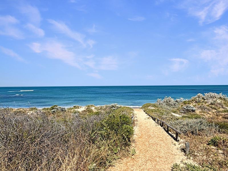 99 North Shore Drive, Dongara WA 6525