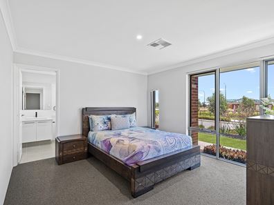7 Calvera Gardens, Piara Waters WA 6112