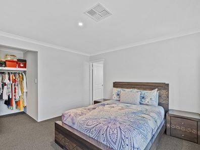 7 Calvera Gardens, Piara Waters WA 6112