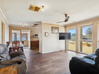 39 Tullamore Avenue, Thornlie WA 6108