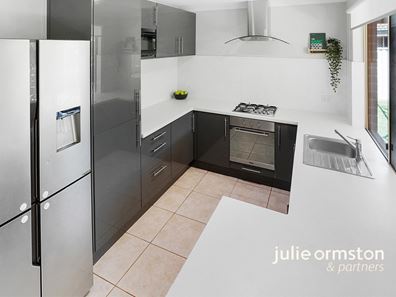 70 Aylesford Drive, Marangaroo WA 6064