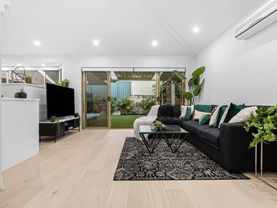 15 Kirwan Way, Winthrop WA 6150