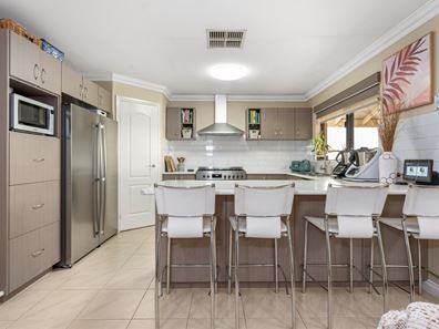45 Paddington Drive, Hannans WA 6430