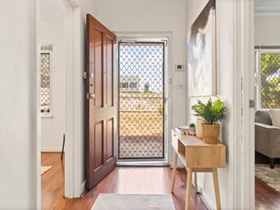 1/5 Coolgardie Street, St James WA 6102