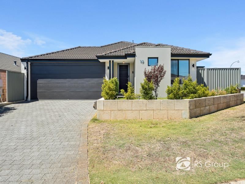 13 Blackfriars Meander, Piara Waters