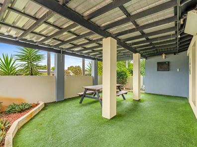 16 Faulkner Way, Eden Hill WA 6054