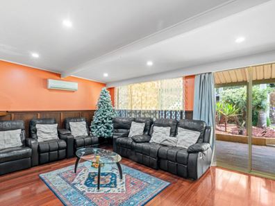 16 Faulkner Way, Eden Hill WA 6054