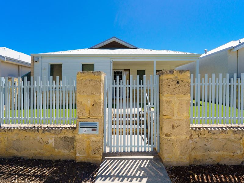 7 Azure Mews, Yanchep WA 6035