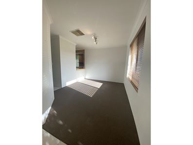 17 Jeavons Place, South Lake WA 6164