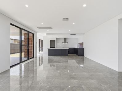 75 Willowdale Promenade, Piara Waters WA 6112