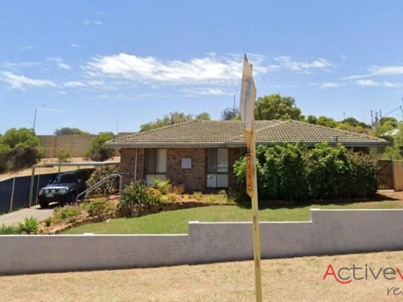 4 Glass Crescent, Mahomets Flats