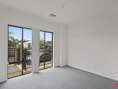 18 Orange Street, Kwinana Town Centre WA 6167