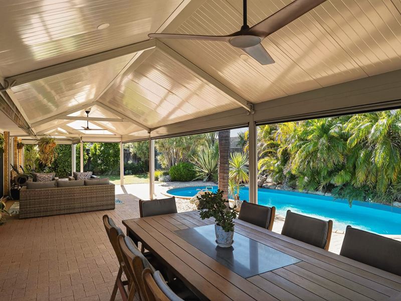 9 Graton Loop, Iluka WA 6028