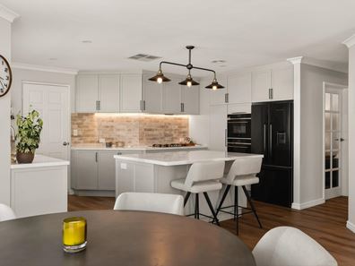 9 Graton Loop, Iluka WA 6028