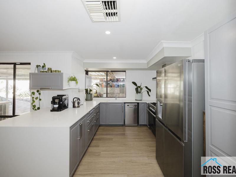 6 Parkway Trail, Ballajura
