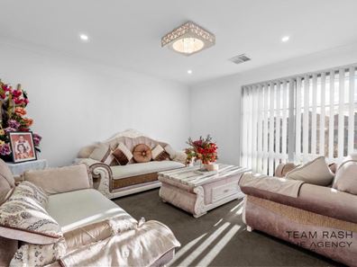 42 Sapphire Chase, Wellard WA 6170