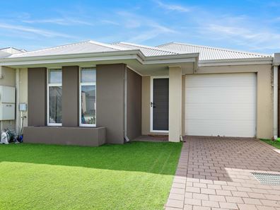 6 Macadamia Loop, Piara Waters WA 6112