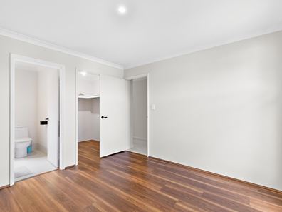 6 Macadamia Loop, Piara Waters WA 6112