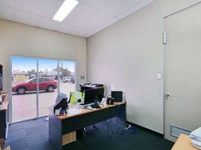 1714 Albany Highway, Kenwick WA 6107