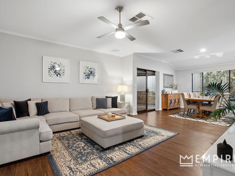 8 Katsura Gardens, Lake Coogee WA 6166