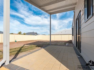 16 Periwinkle Street, Drummond Cove WA 6532