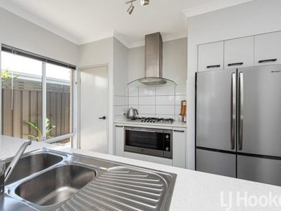 15 Jinatong Loop, Dawesville WA 6211
