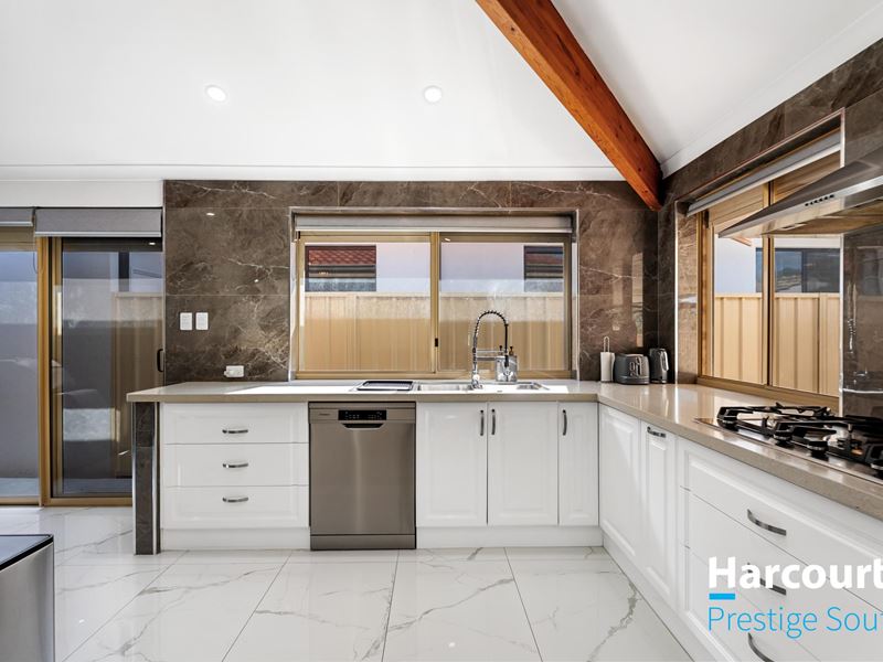 37 Expedition Drive, Thornlie WA 6108