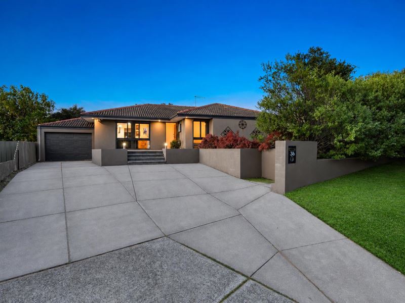 36 Noyes Place, Lake Coogee WA 6166