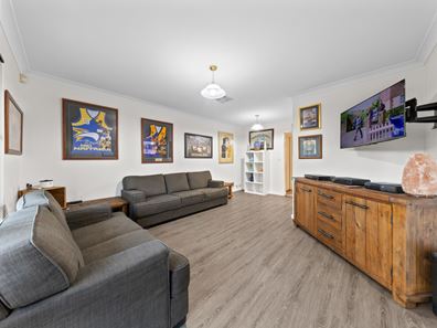 36 Noyes Place, Lake Coogee WA 6166