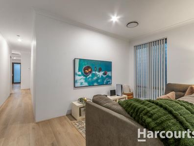 18 Leggatt Street, Eglinton WA 6034
