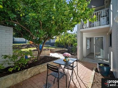 1/26 Salcott Way, Girrawheen WA 6064