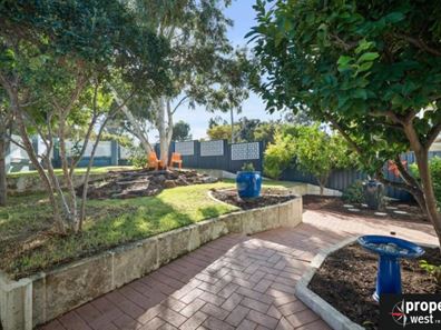 1/26 Salcott Way, Girrawheen WA 6064