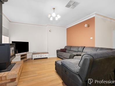 6 Siberia Close, Hannans WA 6430