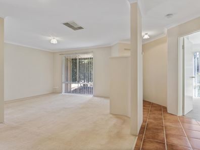 60 Combewood Loop, Carramar WA 6031