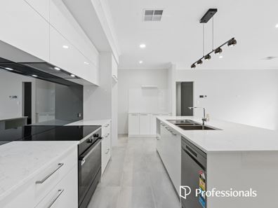 14 Waverton Crescent, Bushmead WA 6055