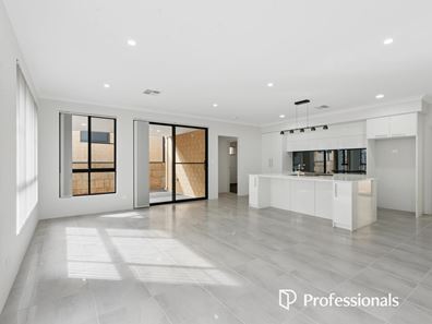 14 Waverton Crescent, Bushmead WA 6055