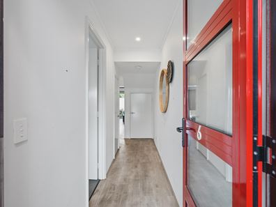 6/393 Abernethy Road, Cloverdale WA 6105