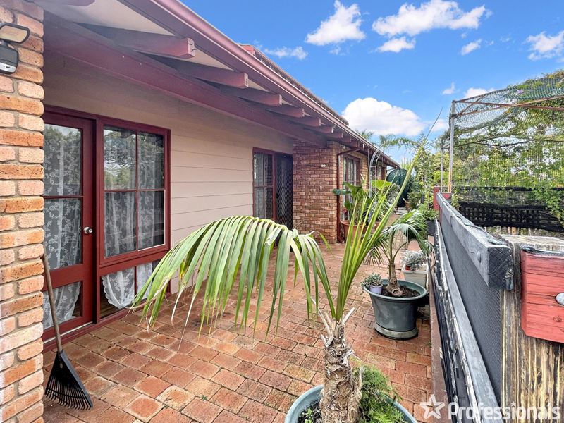 3 Rustic Close, Ballajura WA 6066
