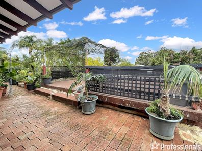 3 Rustic Close, Ballajura WA 6066