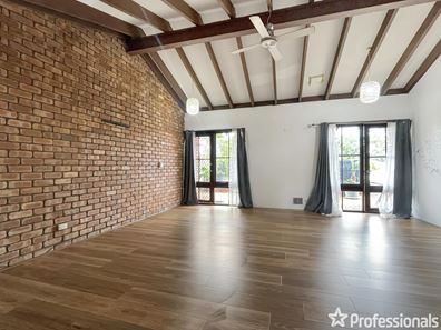 3 Rustic Close, Ballajura WA 6066