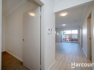2/13 Belcastro Way, Madeley WA 6065