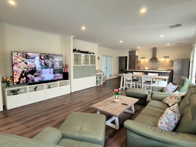 4 Serene Way, Yanchep WA 6035