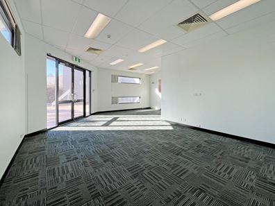 106 Beringarra Avenue, Malaga WA 6090