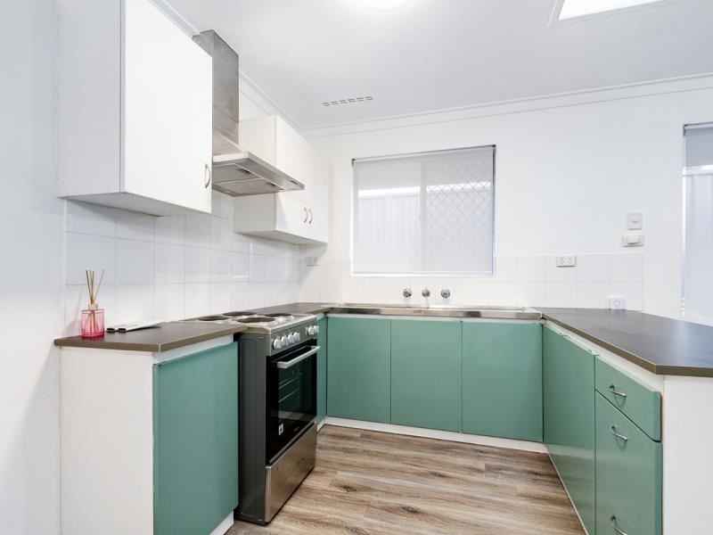 652a Beach Road, Hamersley WA 6022